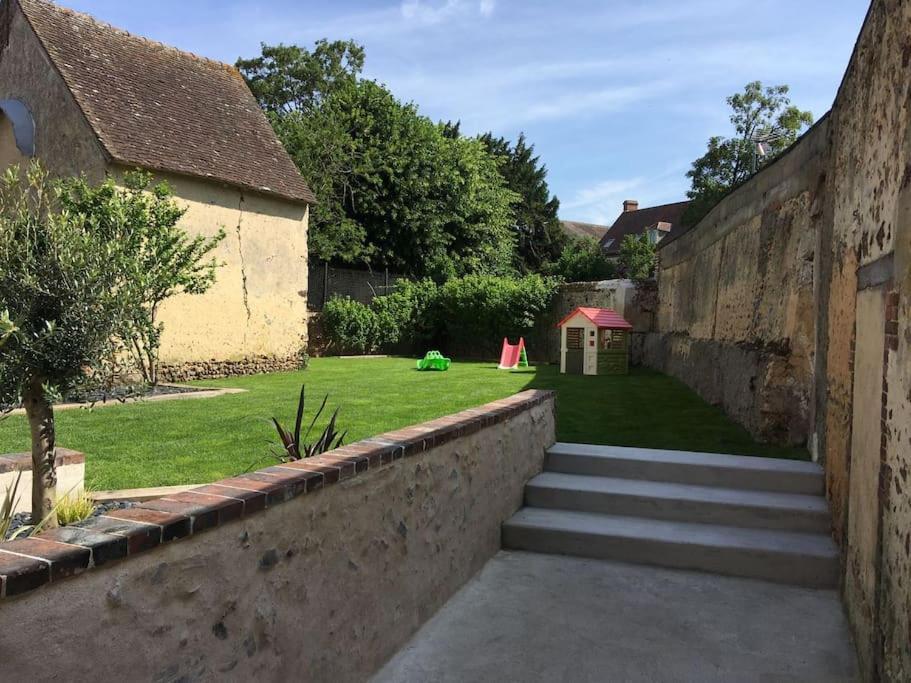 Gite L'Echappee Belle Brezolles Buitenkant foto